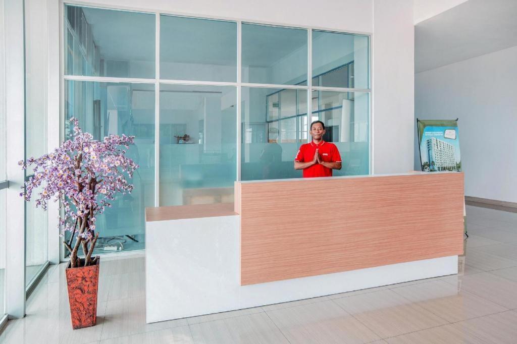 OYO 258 Flagship The Enviro Cikarang Hotel Bagian luar foto