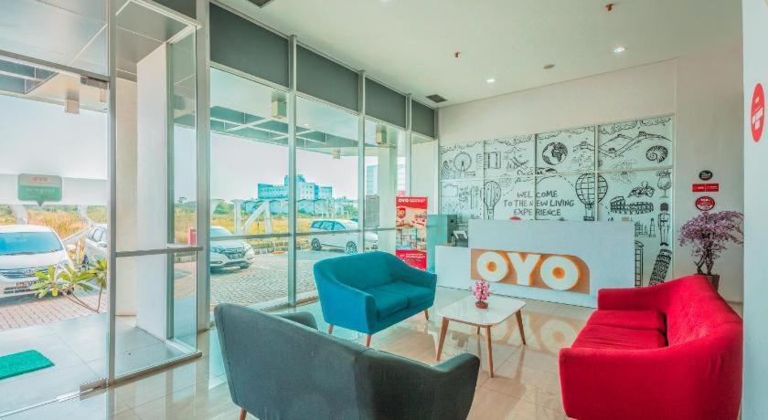 OYO 258 Flagship The Enviro Cikarang Hotel Bagian luar foto