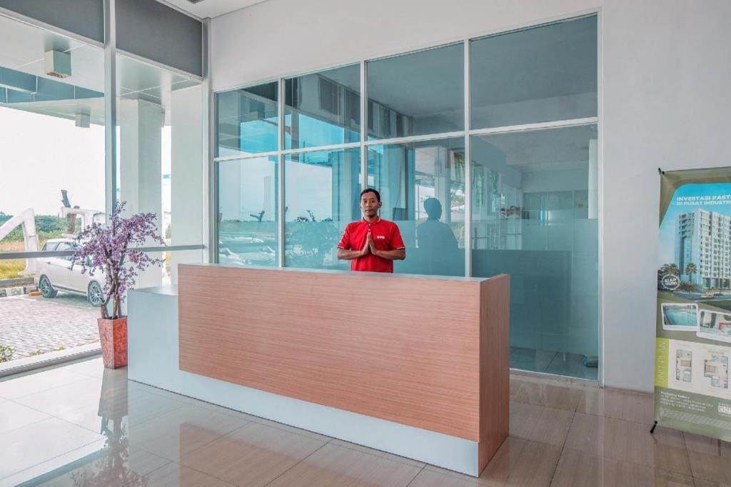 OYO 258 Flagship The Enviro Cikarang Hotel Bagian luar foto