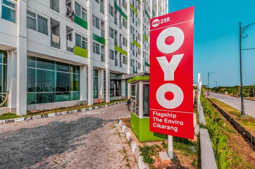 OYO 258 Flagship The Enviro Cikarang Hotel Bagian luar foto
