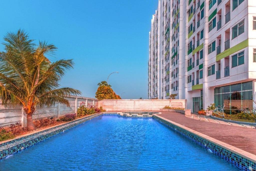 OYO 258 Flagship The Enviro Cikarang Hotel Bagian luar foto