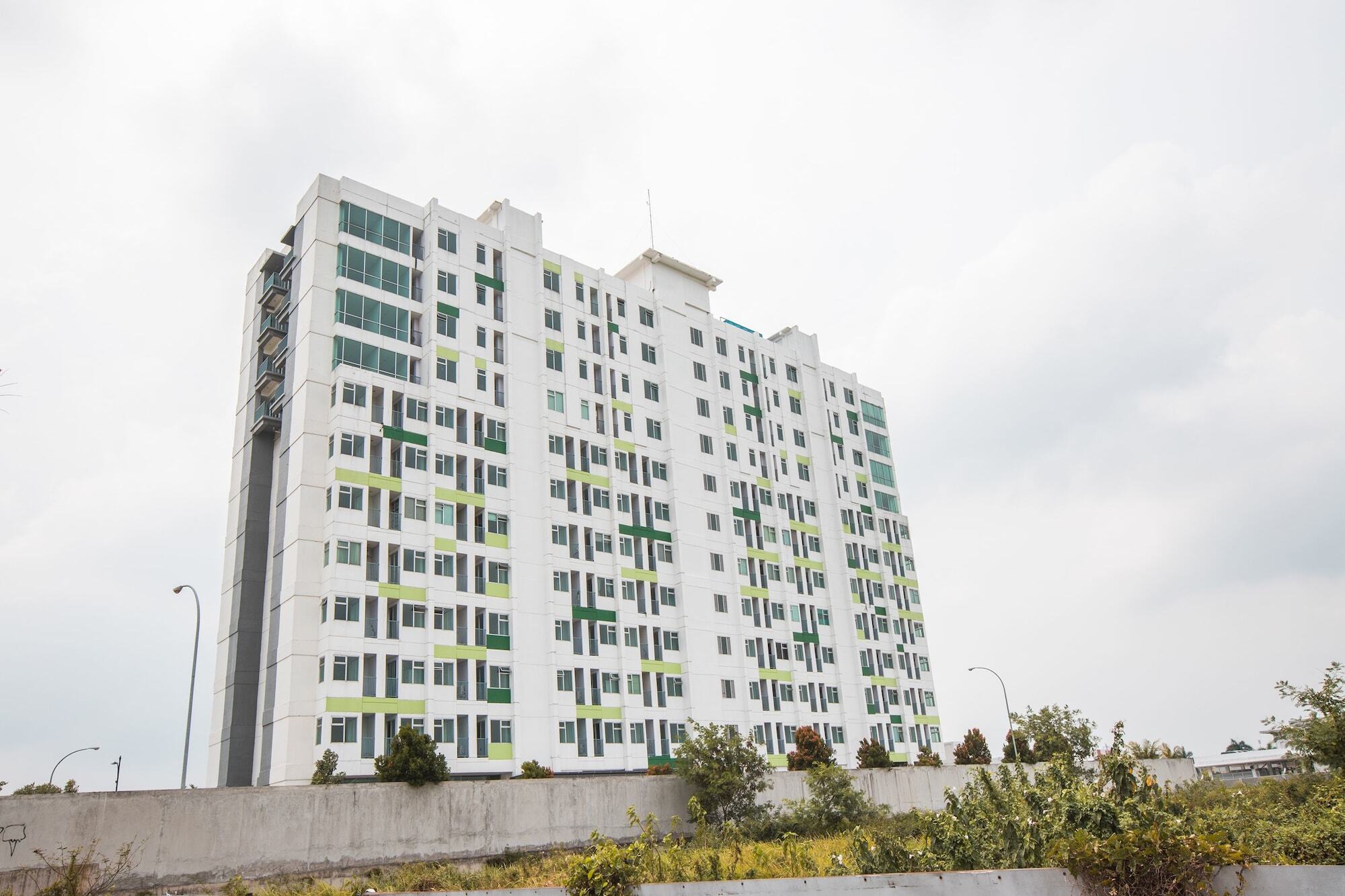 OYO 258 Flagship The Enviro Cikarang Hotel Bagian luar foto